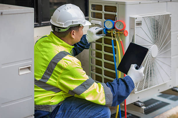 Professional Hvac technician working in Wellington, TX